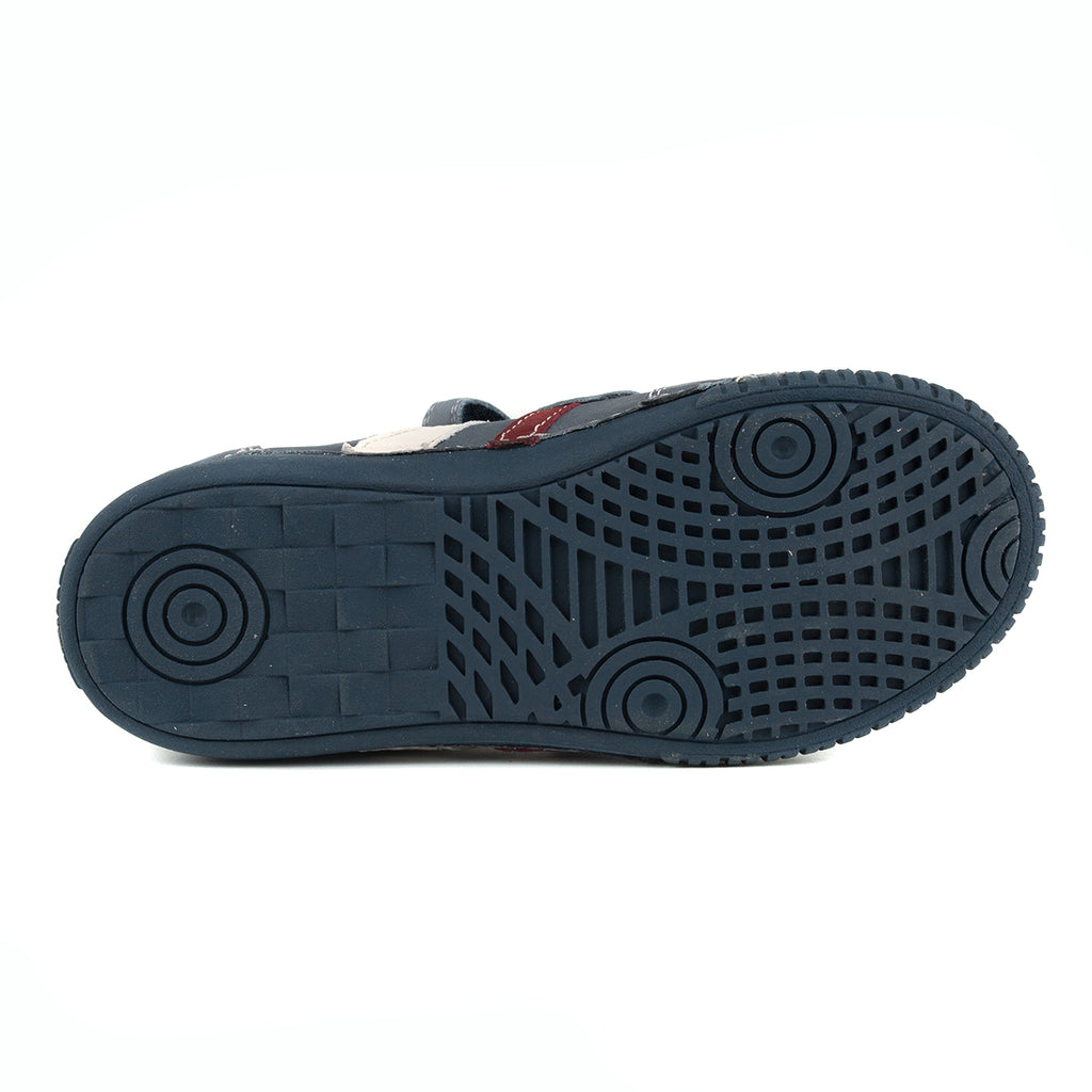 Premium quality high-top sneaker with genuine leather lining and upper grey with red, white, green stripe. Thanks to its high level of specialization, D.D. Step knows exactly what your child’s feet need, to develop properly in the various phases of growth. The exceptional comfort these shoes provide assure the well-being and happiness of your child.