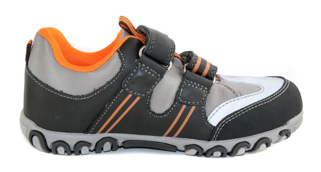 Premium quality shoes made of waterproof material and genuine leather in black and orange color and double velcro strap. Thanks to its high level of specialization, D.D. Step knows exactly what your child’s feet need, to develop properly in the various phases of growth. The exceptional comfort these shoes provide assure the well-being and happiness of your child.