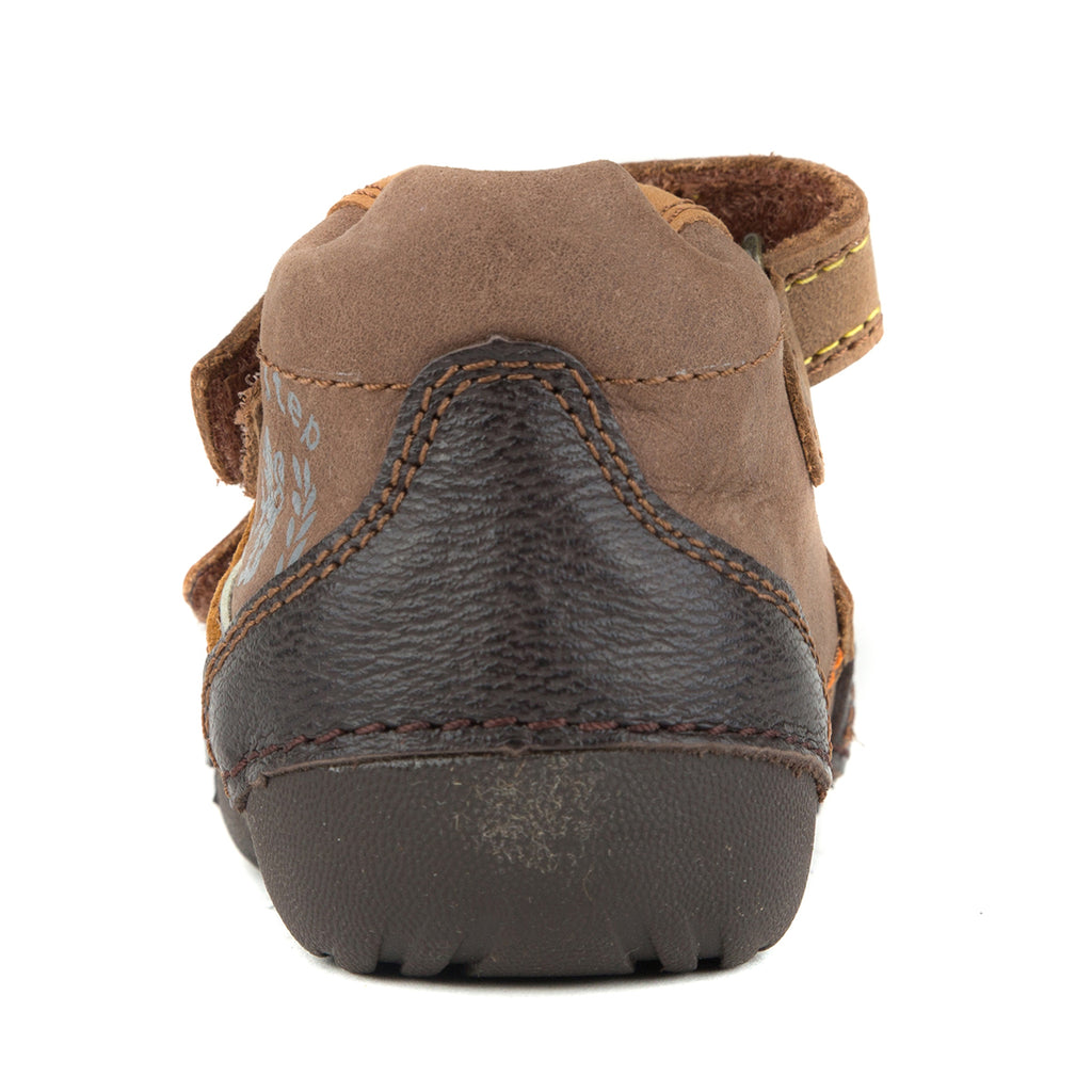 Premium quality first walker with genuine leather lining and upper in brown with orange stripe on the side. Thanks to its high level of specialization, D.D. Step knows exactly what your child’s feet need, to develop properly in the various phases of growth. The exceptional comfort these shoes provide assure the well-being and happiness of your child.