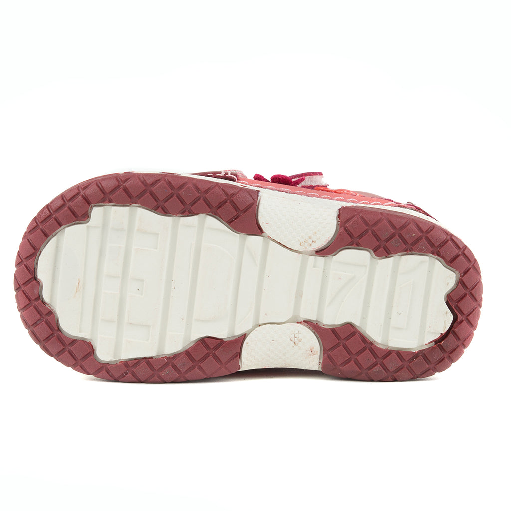 Premium quality first walker with genuine leather lining and upper in pink and mauve with heart and flower. Thanks to its high level of specialization, D.D. Step knows exactly what your child’s feet need, to develop properly in the various phases of growth. The exceptional comfort these shoes provide assure the well-being and happiness of your child.