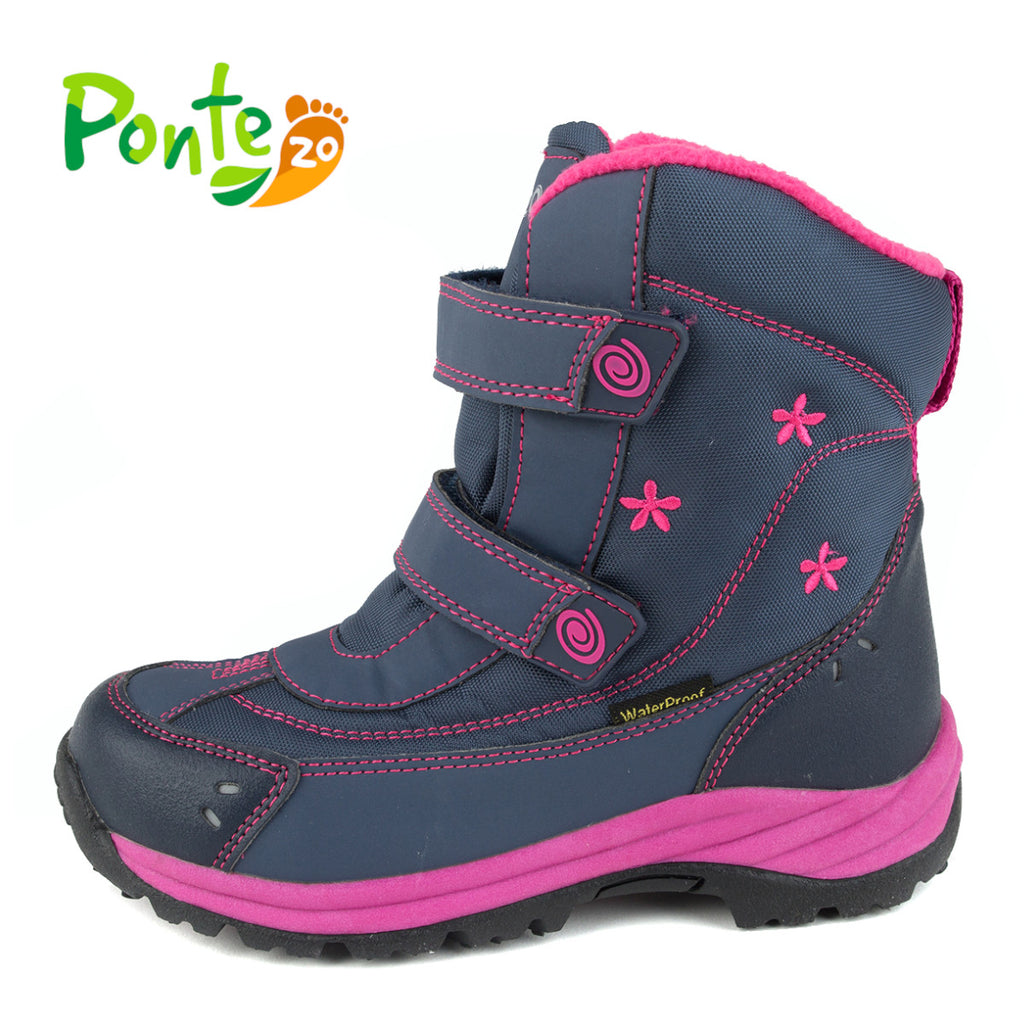 Premium quality supinated, insulated boots with fleece lining and waterproof upper in navy blue with fuxia stars. Ponte20 is an industry leader in manufacturing specially designed shoes to help prevent the child's feet from developing over-pronation. The sole of the shoe is specially designed with a slight outward tilt (supination) which is proven to help children who are susceptible to develop common issues like flat feet and fallen arch.